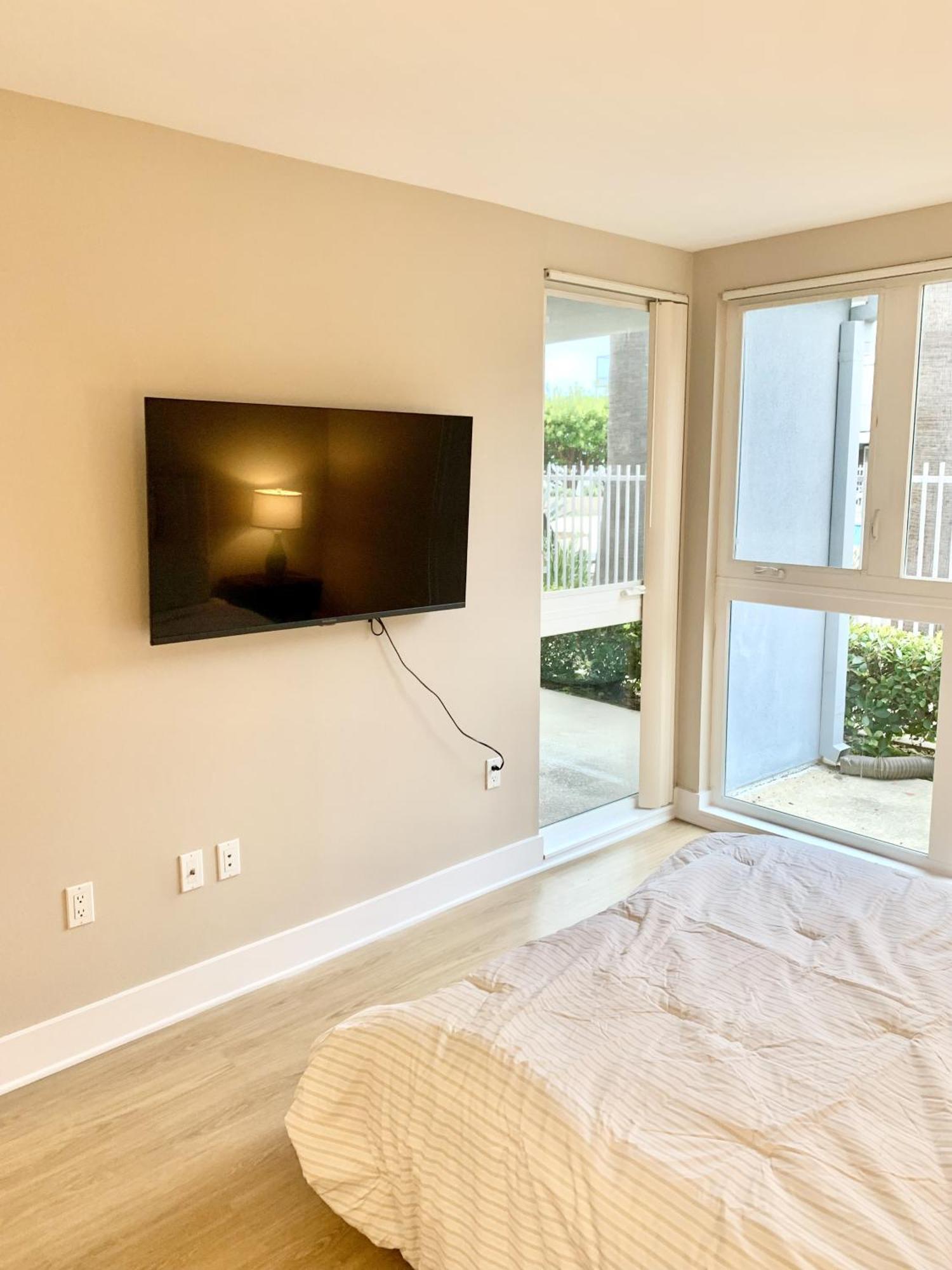 Cozy Oceanfront Pool View In Marina Del Rey Apartment *